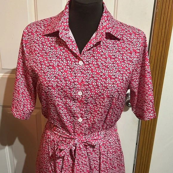 Pink and White Floral Short Sleeve Button Down Tie in the Front Dress Size XL - Picture 2 of 6